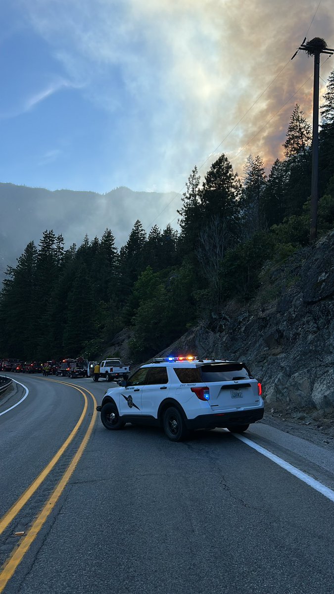 SR 2 near MP 98 is shut down in both directions due to a brushfire. Please use the Chumstick Hwy and SR 207 as a detour. I will advise when the roadway is re-opened. 

-TPR Matthews