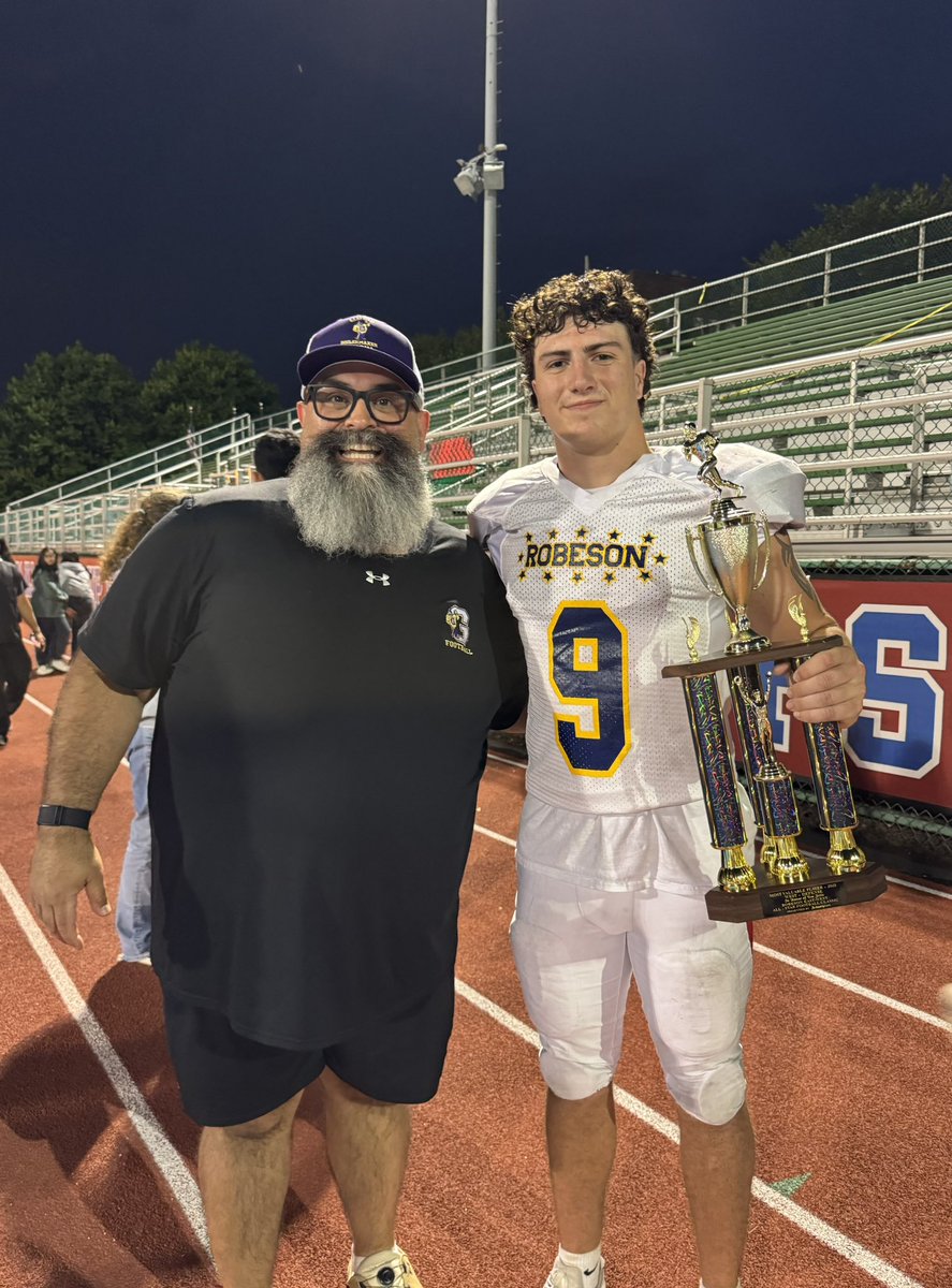 CoachTGarfield's tweet image. Awesome ending to a great high school career! @UNEfootball got a good one in @lincoln_youtz @OConnorMOFB @MOHSFootballNJ