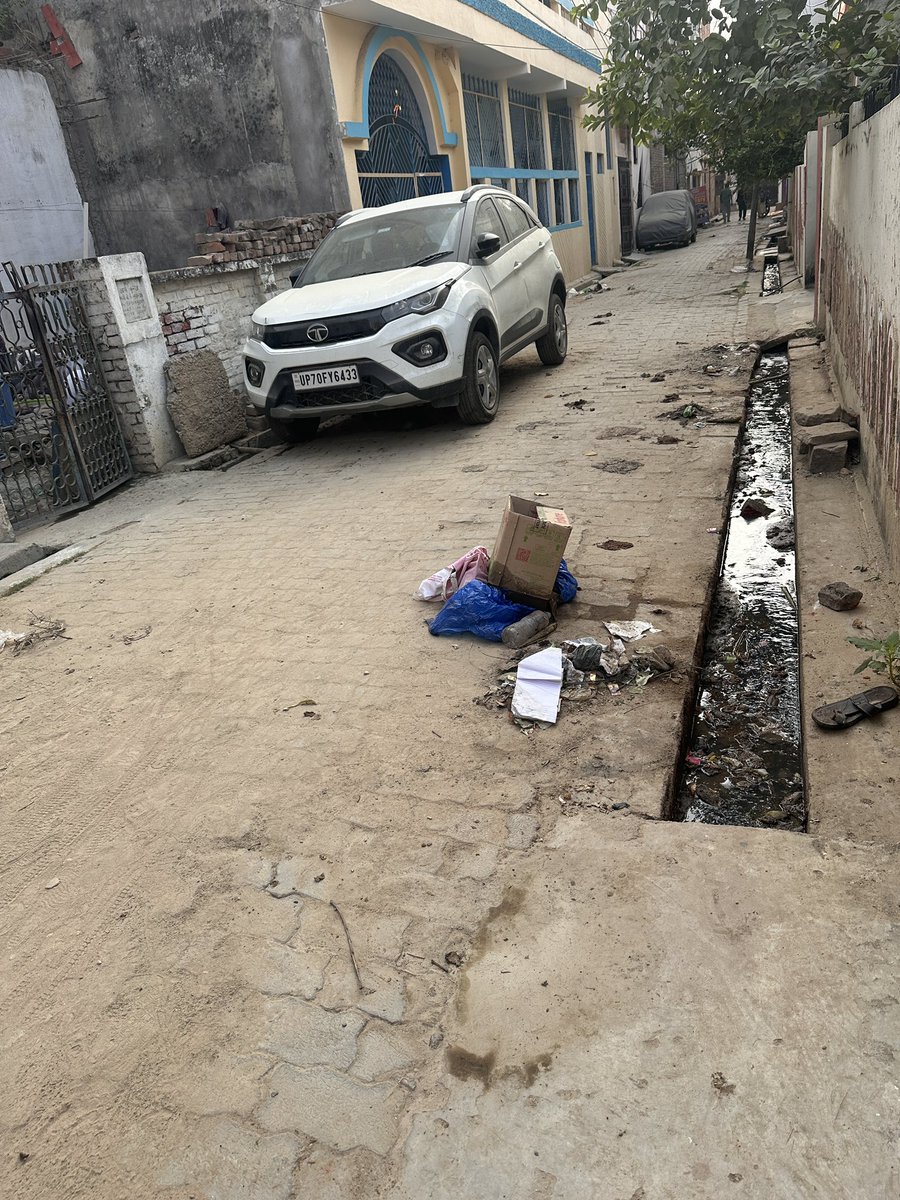 AnuragY28's tweet photo. @NigamPrayagraj, @MayorPrayagraj, @CMOfficeUP 

Sir, Situation of cleaning is very worst. Neither roads are walkable not drainage are clean. Pls do the needful.🙏🏻
Location:- Anupam Prakashan Gali, Shivkuti, near Govindpur sabji Mandi, Prayagraj. https://t.co/7GSfRNMfiC