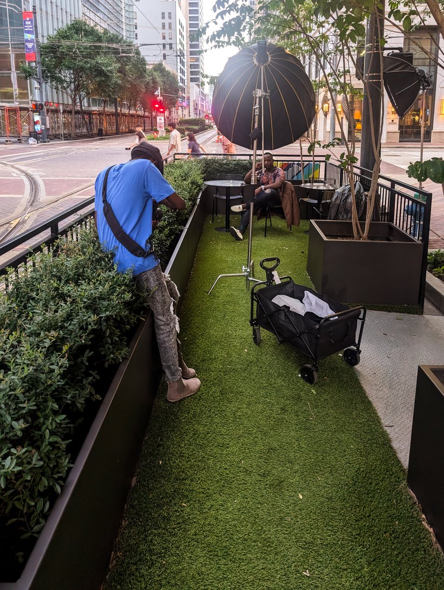 Making portraits in midtown!📸🪄

\\Shot//                      \\BTS//