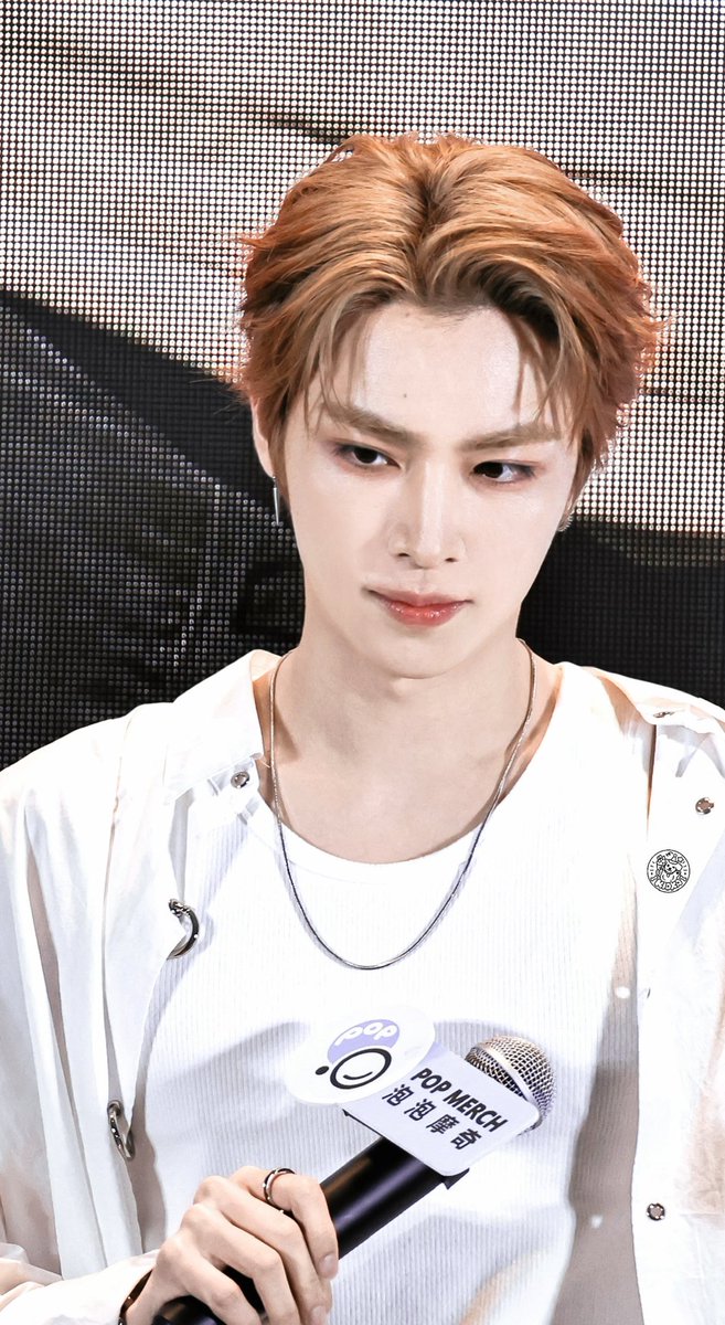 Jsababy's tweet image. 250609 
POP MERCH 

#샤오쥔 #XIAOJUN #肖俊 
#WayV #威神V