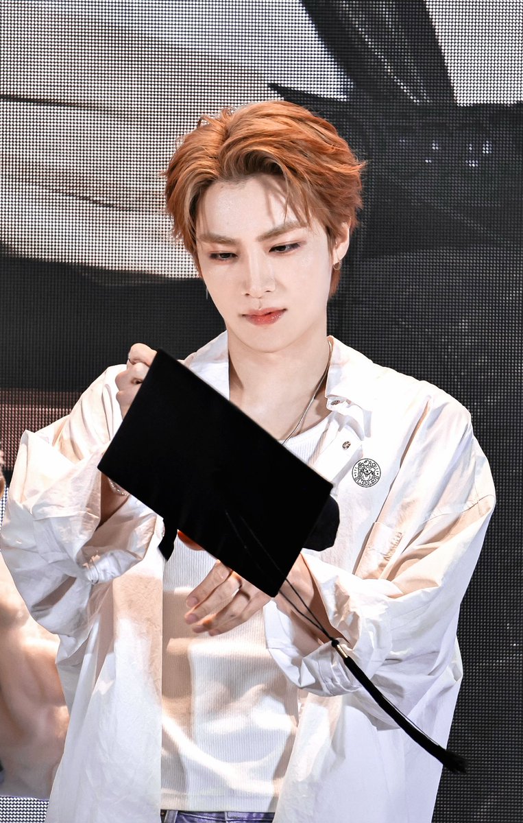 Jsababy's tweet image. 250609 
POP MERCH 

#샤오쥔 #XIAOJUN #肖俊 
#WayV #威神V