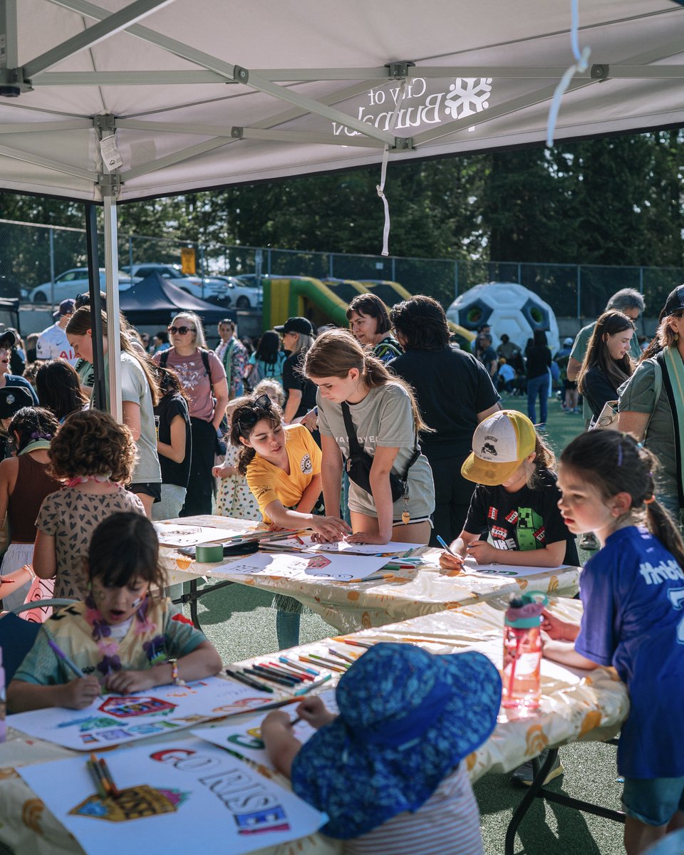 VancouverRiseFC's tweet image. Know before you go Wednesday ⬇️
 
📣 Girl Dad Match
🕶️ New exclusive merch
⛳️ Mini putt in the Fan Zone
🐐 Christine Sinclair signing (6:30-7pm)
🧊 Free drink coozies for the first 200 fans
🥃 Copperpenny gin sampling
⚽️ FIFA scarf giveaway
 
#VanRiseFC | #VANTOR