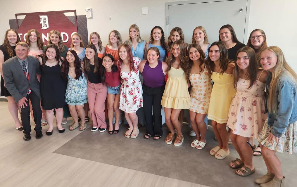 Do you recognize these ladies without batting helmet or gloves? Look a little closer. Give it up for the 2025 D-3 STATE CHAMPION DOVER TORNADOES SOFTBALL TEAM! Congratulations ladies from BIG TIME SPORTS. 😊🥎