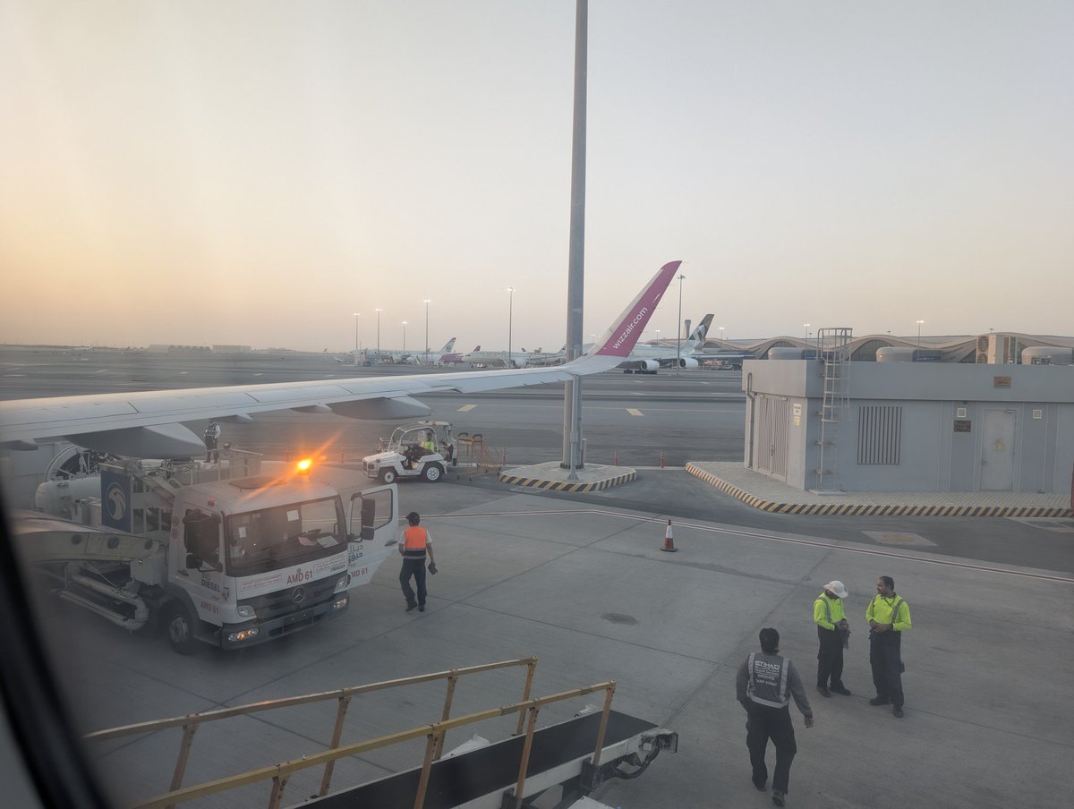 lsgg_fin's tweet photo. Now Boading
WizzAir Abu Dhabi 
5W7207 AUH🇦🇪-SPX🇪🇬
A321-231 A6-WAC

エジプトへー https://t.co/grFDzQJbds