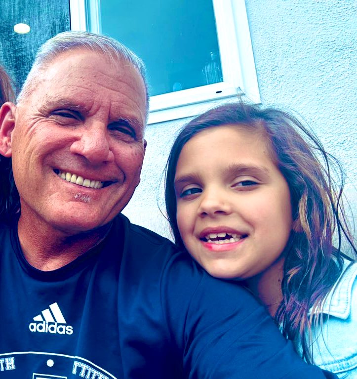 NKaravedas's tweet photo. Happy 9th birthday to our crazy and lovable Kyle Marie Holle
Nana and Papa LOVE YOU VERY MUCH!!
Have a wonderful day Kyle Bug ๐ฉท #GirlPapa #MyLittleGreekGirl #KyleBug https://t.co/pYItfyeIgv