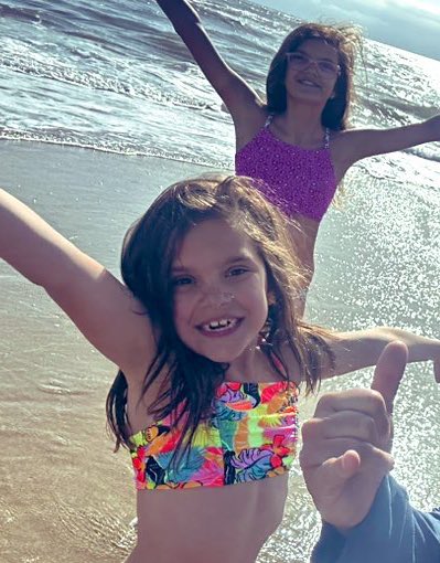NKaravedas's tweet photo. Happy 9th birthday to our crazy and lovable Kyle Marie Holle
Nana and Papa LOVE YOU VERY MUCH!!
Have a wonderful day Kyle Bug ๐ฉท #GirlPapa #MyLittleGreekGirl #KyleBug https://t.co/pYItfyeIgv