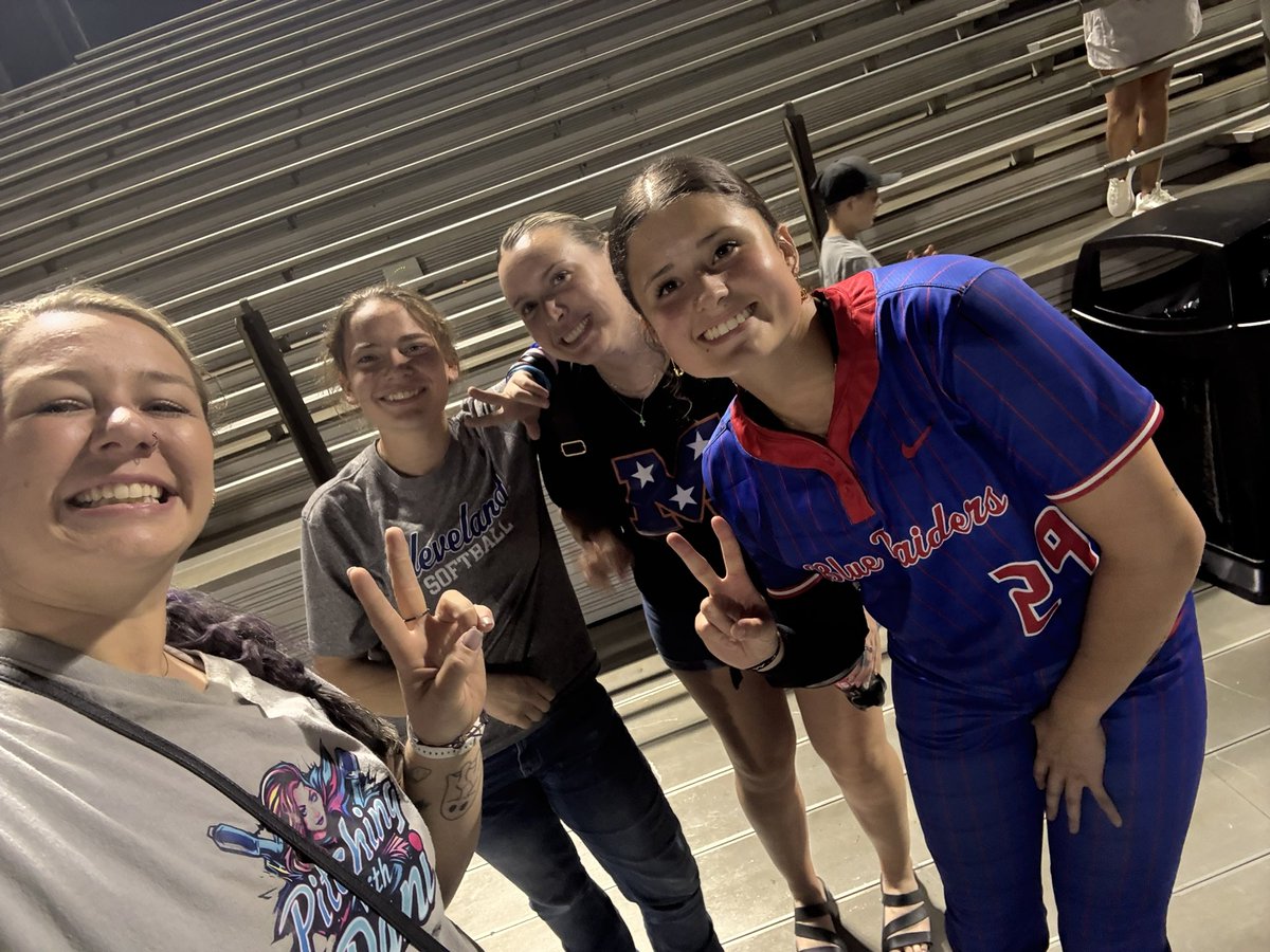 Mojo 2025/26 Sowder (@mojosowder) on Twitter photo Proud of our players who were able to play for the TN/ GA all star game tonight !! We are loving celebrating our 2025’s 🫶🏽🫶🏽. Proud of our players who were able to play for the TN/ GA all star game tonight !! We are loving celebrating our 2025’s 🫶🏽🫶🏽.