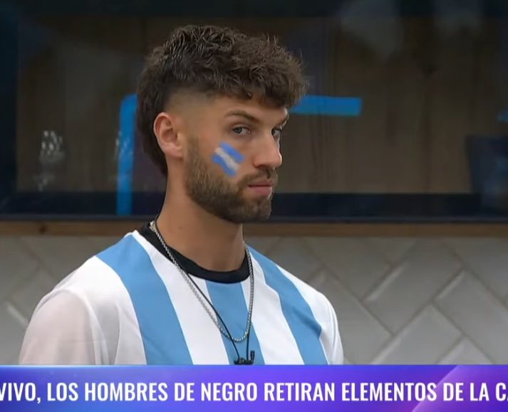 g1mnaa's tweet photo. toto odiado porque se llevan el sillón amarillo donde estuvo aplastando el culo todos estos meses, limpienlo!!!!
#GranHermano https://t.co/o7zYxBefl7