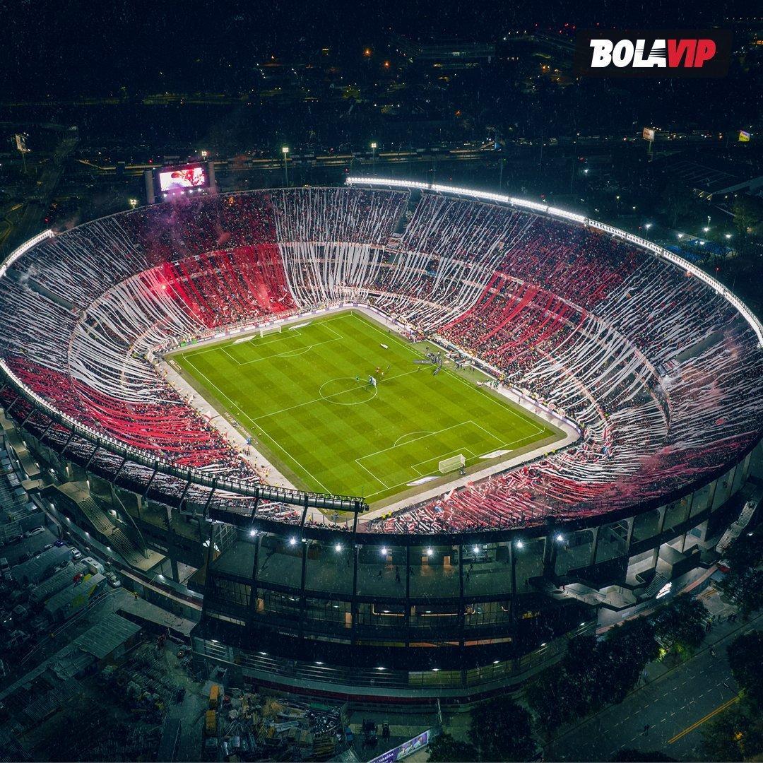 RiverLPM's tweet photo. Argentina 🇦🇷 lleva 10 años sin perder un partido como local por Eliminatorias en el Monumental 🏟️⚪️🔴⚪️. Desde 2015 acumula 13 cotejos sin derrotas en el mejor estadio del mundo. https://t.co/FPdKkEnwiG