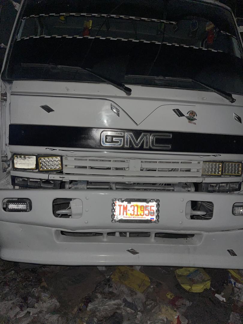 Opérations nocturnes /zone métropolitaine
La brigade Anti-contrebande a procédé à la saisie, dans la nuit du 10 juin 2025 à Fleuriot, de plusieurs tonnes de fer importées en contrebande à bord d'un camion en provenance de la République Dominicaine...