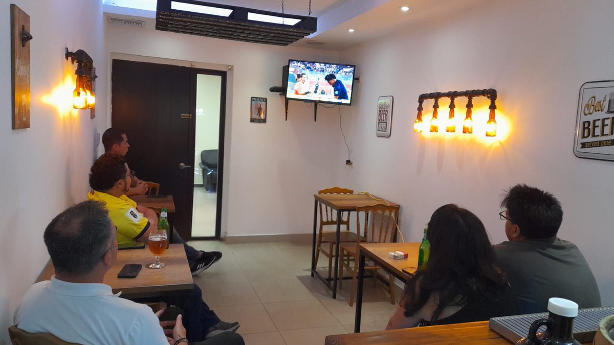 Viva la selección del Ecuador. 
Desde el Hotel HM Guayaquil. 
099 020 4491. 
Reservas@hotelhmguayaquil.com