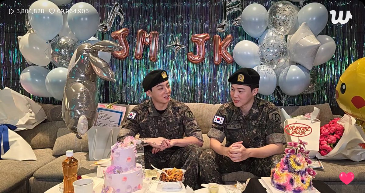 เจ้าเด็กถามว่าซับนี่ AI เหรอ ทีมงานบอกไม่ใช่ื เป็นคนพิมพ์ น้องเลยบอกว่าหรือเราต้องคุยกันช้าๆ เขาจะได้ไม่เหนื่อย หนูคับบㅠㅠㅠㅠㅠㅠㅠㅠ