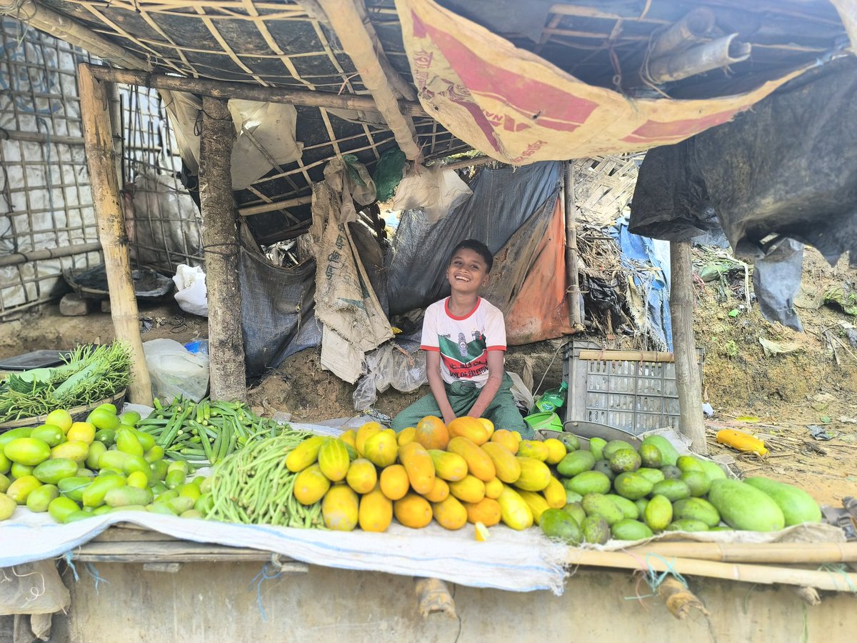 Ro Mohammed Ridowan (@roridowan) on Twitter photo I took photos of children selling vegetables at the world’s largest refugee camp in Cox’s Bazar, Bangladesh.
#RohingyaRefugeecamps
#RohingyaCrisis
#vegetables
#childlabourawareness
📸 : <a href="/roridowan/">Ro Mohammed Ridowan</a> I took photos of children selling vegetables at the world’s largest refugee camp in Cox’s Bazar, Bangladesh.
#RohingyaRefugeecamps
#RohingyaCrisis
#vegetables
#childlabourawareness
📸 : <a href="/roridowan/">Ro Mohammed Ridowan</a>