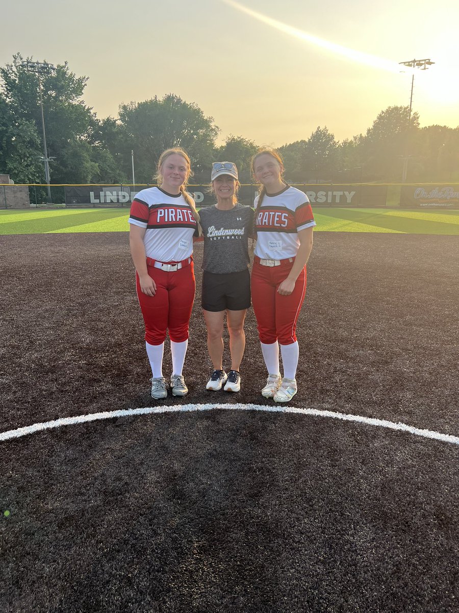 Thank you <a href="/LindenwoodSB/">Lindenwood Softball</a> <a href="/CoachErinBrown/">Erin Brown</a> <a href="/coachchris_24/">Chris Iliopoulos</a> for putting on a great camp today. I loved learning some new hitting drills and getting to talk with everyone! <a href="/SLPsoftball/">SLP FastPitch</a>