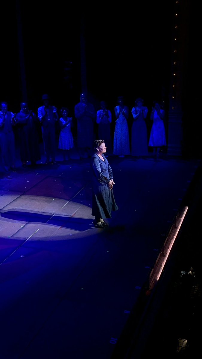 fazg1996's tweet photo. I’m sorry but the ROAR heard after Audra came out hit me like a ton of bricks. Audra McDonald is our greatest living stage actor, no questions https://t.co/Y5C7z47xei