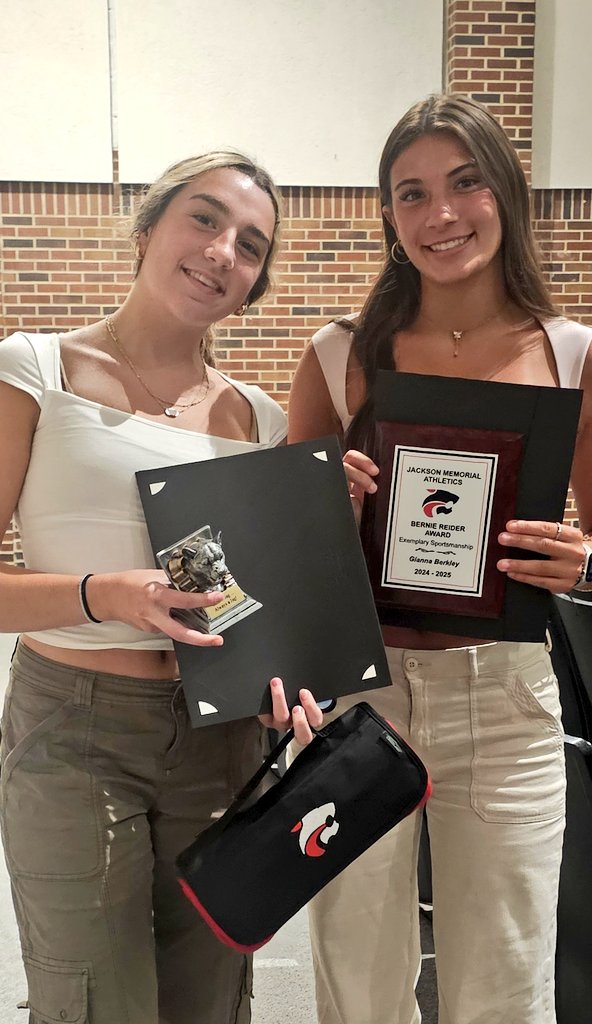 gianna berkley (@gianna_berkley) on Twitter photo Today was a good day 🏆🥇
•Academic Achievement ceremony in the morning 🧠🤓 w/<a href="/AlexaBerkley/">Alexa Berkley</a>
•Bernie Reider Award for exemplary sportsmanship after school ⚽️🏀
#StudentAthlete
#lastclassofjacksonmemorialhs
#classof2025
#onceajagalwaysajag Today was a good day 🏆🥇
•Academic Achievement ceremony in the morning 🧠🤓 w/<a href="/AlexaBerkley/">Alexa Berkley</a>
•Bernie Reider Award for exemplary sportsmanship after school ⚽️🏀
#StudentAthlete
#lastclassofjacksonmemorialhs
#classof2025
#onceajagalwaysajag