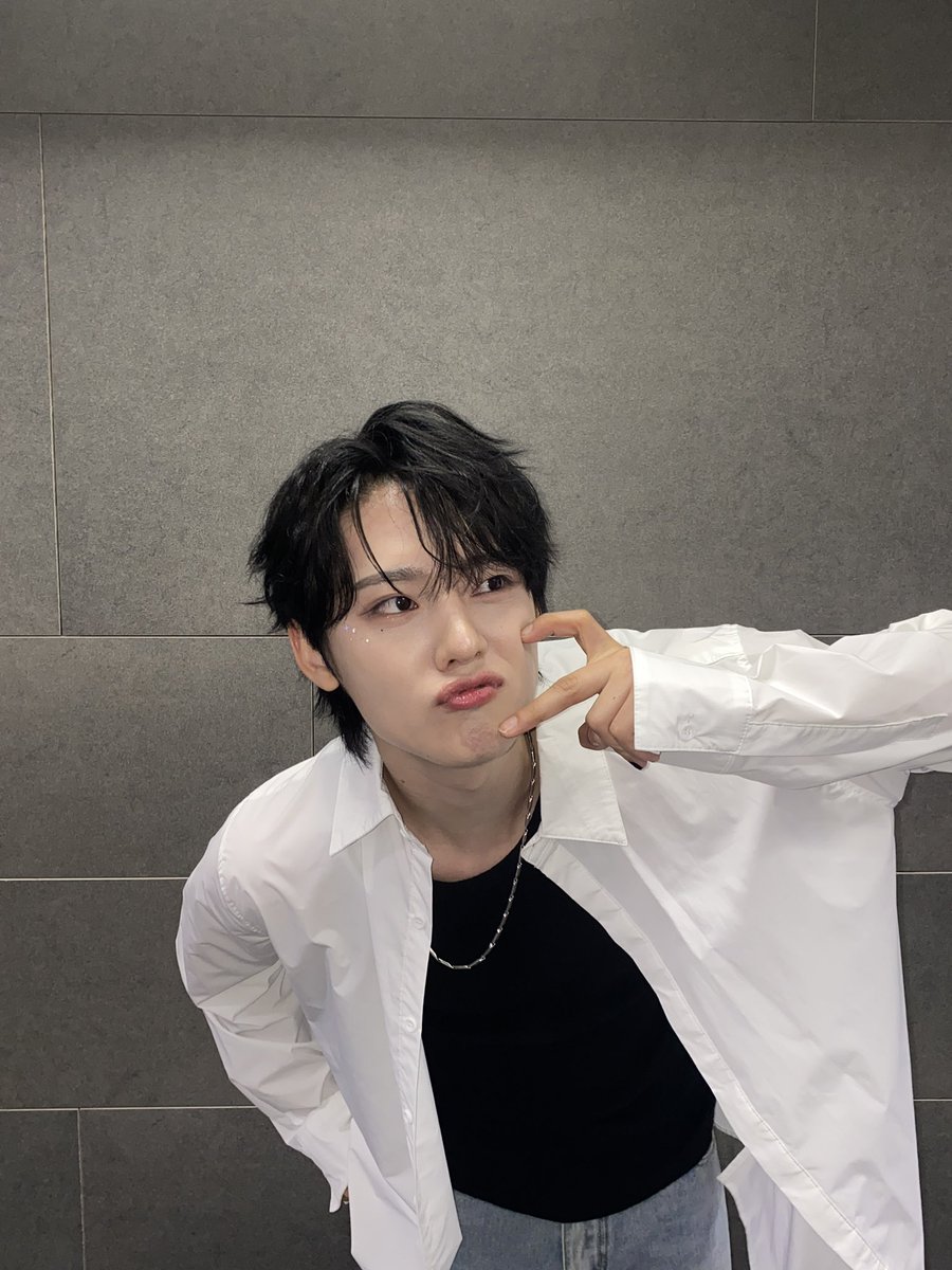 XD_officialKR's tweet photo. [#바오]

기대하던 사진 이거 마자유?

#XD #엑스디 #BAO
#떨어지는별을봐줘 https://t.co/vdl8JnXl5R