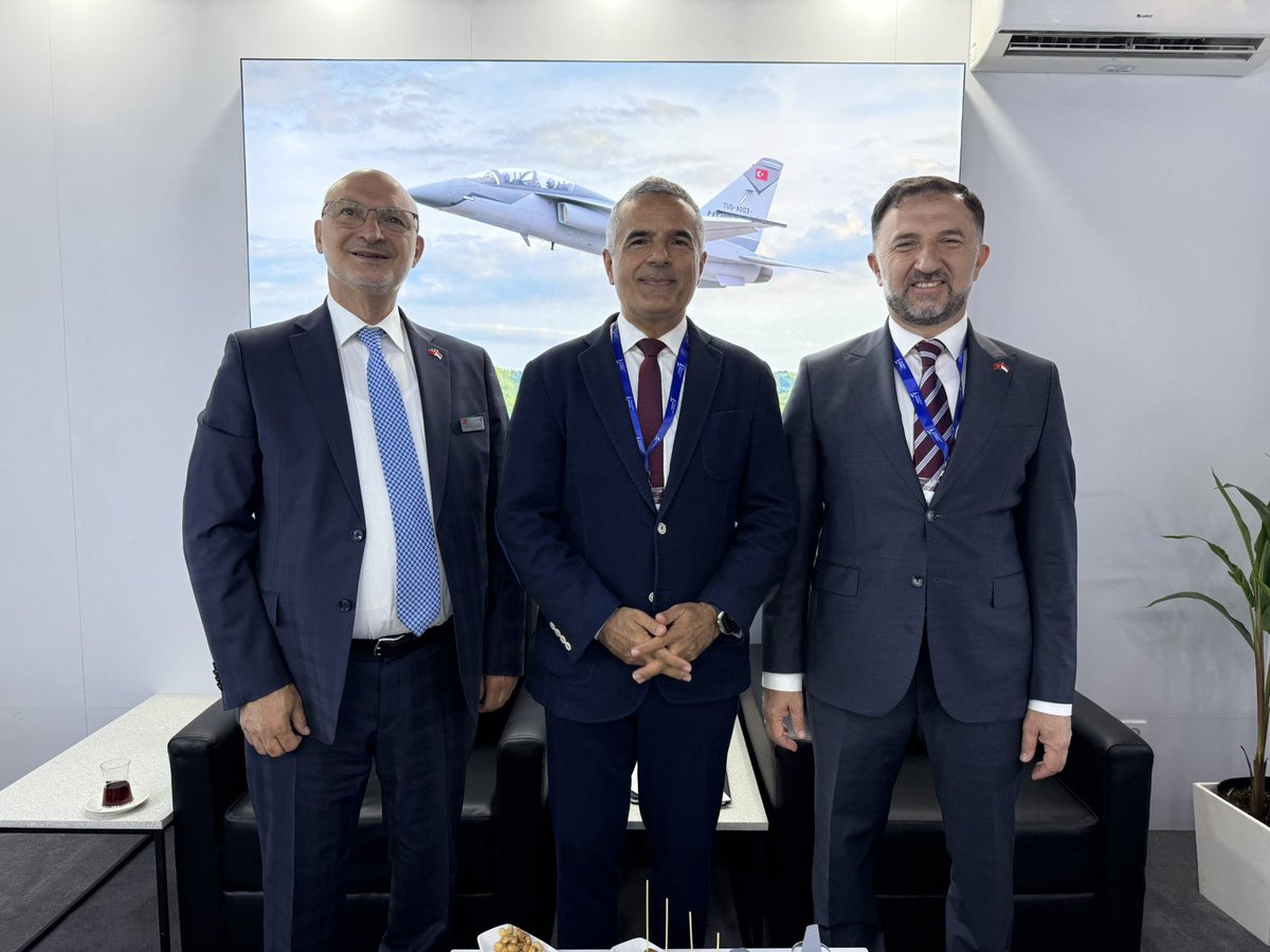 SON DAKİKA.
Türkiye tarihinin en büyük anlaşmalarından birine saatler kaldı. 
Endonezya, 48 adet KAAN alımı gerçekleştirecek. 10 yıllık proje 10 milyar doların üzerinde büyüklüğe sahip. 
Bu projenin hayata geçirilmesinde SSB Başkanı Prof Dr Haluk Görgün’ün katkısı büyük. 🇹🇷🇮🇩