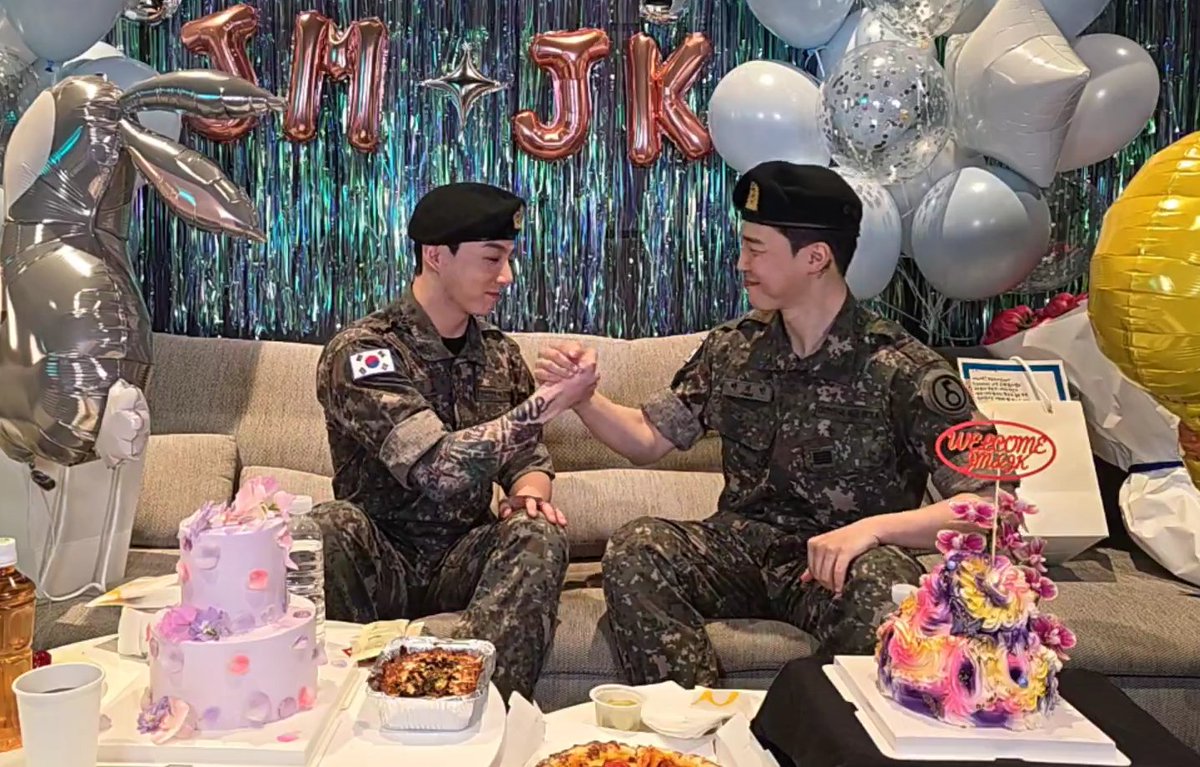 ktae_be's tweet image. melhores momentos da live de volta dos jikook- a thread