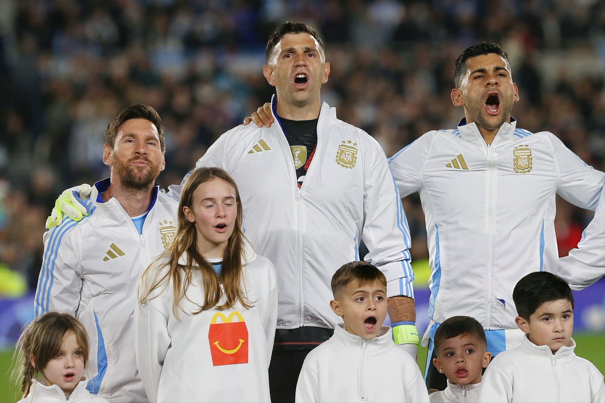 CutiRomero2's tweet photo. Gracias por todo el cariño de siempre  @Argentina 🤍💙
Que lindo ser argentino https://t.co/NiVa8slQJI