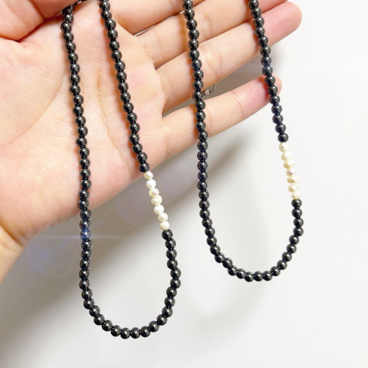 ra4handmade's tweet photo. #作品を載せて自分の作品を知ってもらおう

ヘマタイトのネックレスが人気すぎて嬉しい！！幸せ！！仕事から早く帰って作りたい🫶🫶minne、creemaでもまだ販売していないのに💦嬉しすぎます😭💕
ありがとうございます🙂‍↕️✨ https://t.co/Odfkq0X6W6