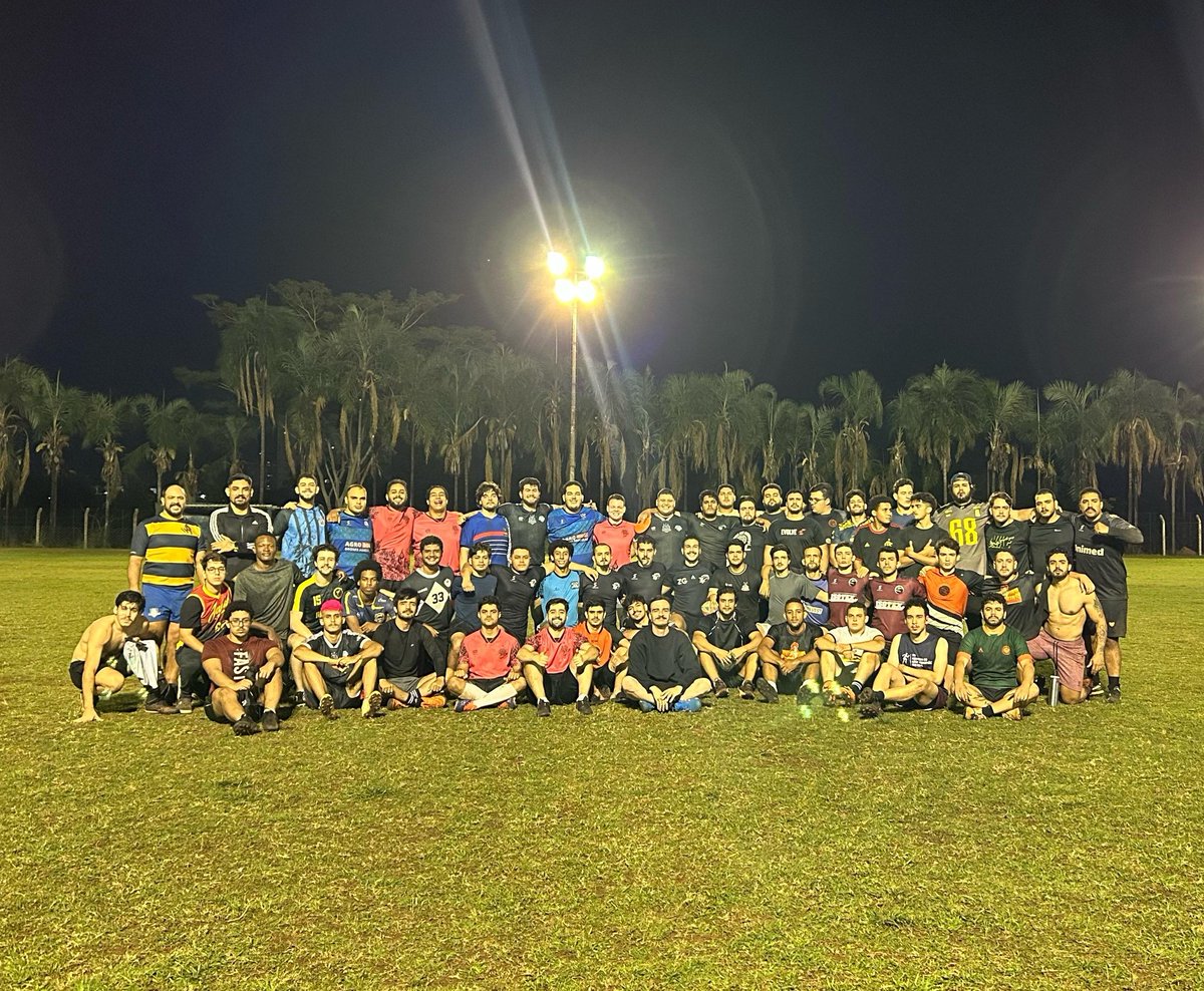 gabrielfbmiran's tweet photo. Mais de 60 pessoas no treino de rugby, animal! https://t.co/r3xT55osNf