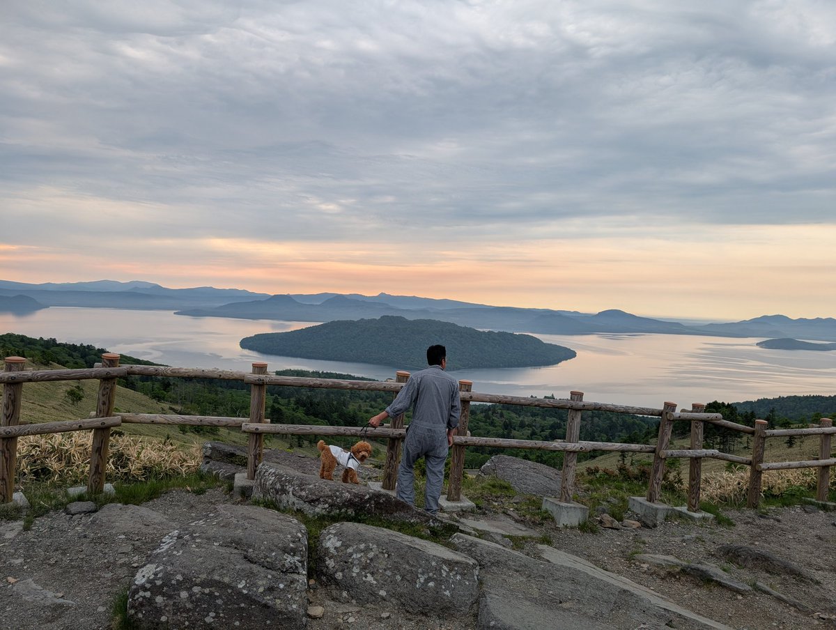 marumeru03's tweet photo. 2025/06/07
前日夕方出発して美幌峠で起床🥱
残念ながら雲海は見れず。
釧路へ向かい、まずは釧之助で高級魚トキシラズを購入。
昭和AEONで息子一家と合流し孫三昧。

つづく…… https://t.co/sm7eIpeGrG