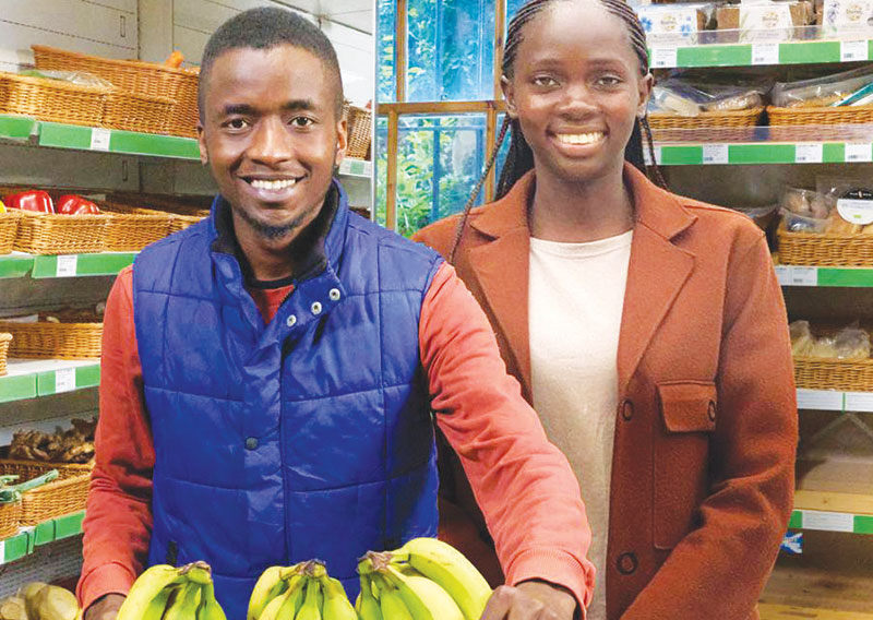 Ugandan youths tackle hunger with a sachet that extends fruit shelf life to 30 days. Sandra Namboozo (26) and Samuel Muyita (27), co-founders of Karpolax, have developed a biodegradable, plant-based sachet that extends fruit shelf life by a month observer.ug/news/ugandan-y…