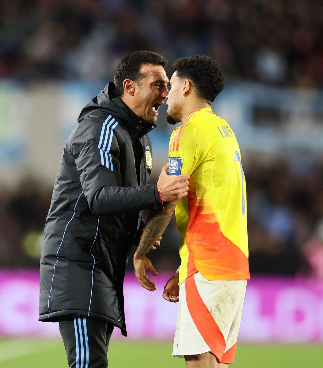 "Le dije a Luis Díaz que lo admiro como jugador y que es un crack".

—Lionel Scaloni.