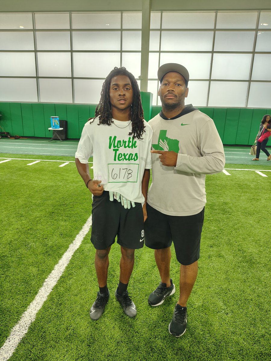 JosiahT2026's tweet image. Competed at the @MeanGreenFB camp today. Workin hard everyday to improve my game
@PCHSfriscoFB
@CoachMalone18