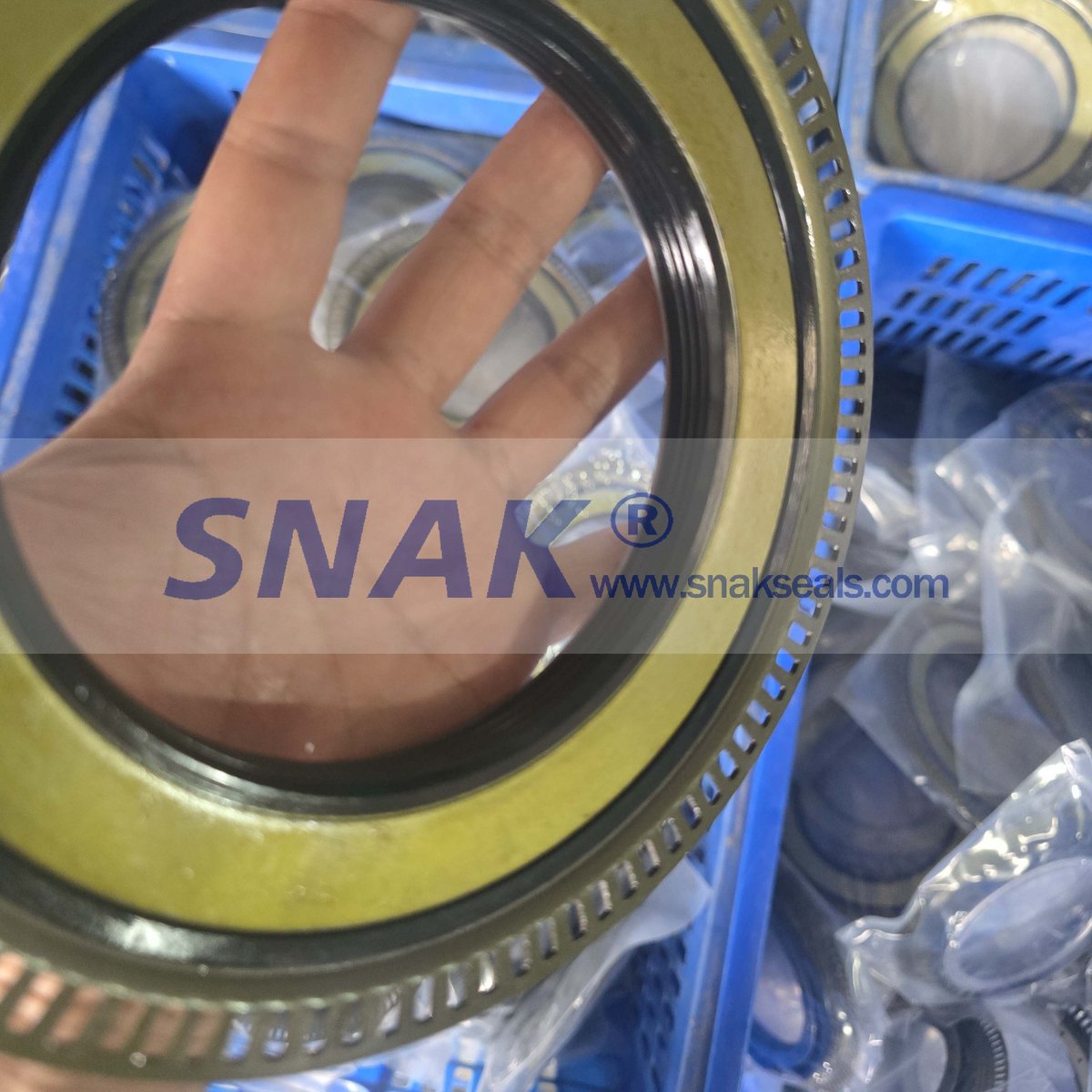 alice662439's tweet image. 🔧 Truck Oil Seal 109*152.6/185*15/19.5 | Packaging Process at SNAK

📧 snaksales8@snakseals.com
📲 wa.me/8618713967332
🌍 snakseals.com
🔖 #TruckOilSeal  #PackagingProcess #SNAKFactory #HeavyDutySeal #OilSealSupplier #AutoParts #MadeInChina