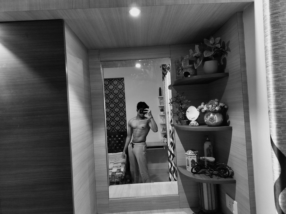 youvanik's tweet image. Went to the gym after 1.5 years, did 15 minutes of cardio and a good arm workout. I hope I get back the body shape I had back then or umm maybe even better