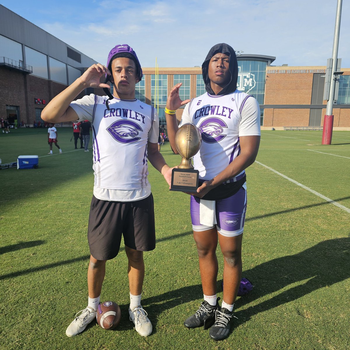 ElijahPinnick's tweet image. #CrowleyTough
@AggieFootball @CTownEaglesFB @Recruit_Crowley @CarlosLynn @CoachHill17 @CoachFishII @JoshuaLowetheqb