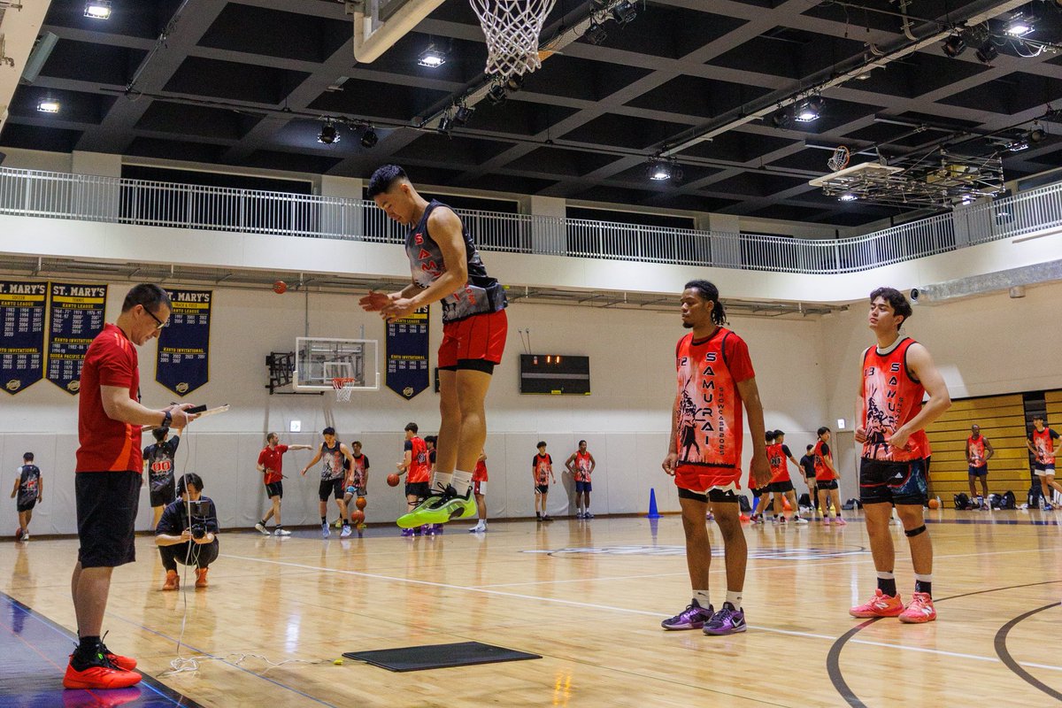 TokyoSamuraiAAU's tweet image. Leveling Up!!
We kicked off the Samurai Showcase with full combine testing—because the game really can come down to inches.
Vertical, wingspan, sprint times, shooting—speed, power, agility were on full display at the showcase.
Those extra inches can mean the difference between…