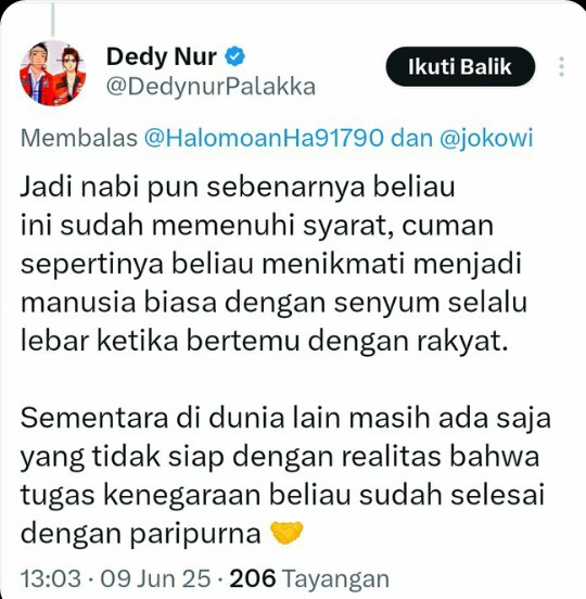 Politikus bodoh. Manusia kok mau disamakan dan dijadikan nabi...!!!