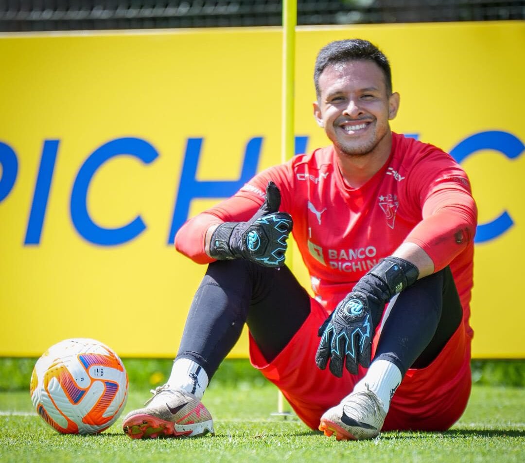 Quedará para la historia que este señor fue el arquero el día que clasificamos a nuestro 5to mundial! 

GONZALO ROBERTO VALLE BUSTAMENTE DE RIOBAMBA PARA EL MUNDO 🤍