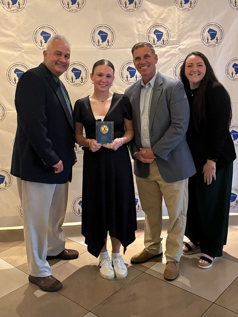 π₯ Ramapo HS Softball π₯ (@hs_ramapo) on Twitter photo Congratulations <a href="/leeanndowney13/">LeeAnn Downey</a> on being a 3 Time First Team All-County Shortstop! <a href="/BCWCA1/">BCWCA</a>
Next stop <a href="/IonaGaels/">Iona Athletics</a> #GoPo Congratulations <a href="/leeanndowney13/">LeeAnn Downey</a> on being a 3 Time First Team All-County Shortstop! <a href="/BCWCA1/">BCWCA</a>
Next stop <a href="/IonaGaels/">Iona Athletics</a> #GoPo