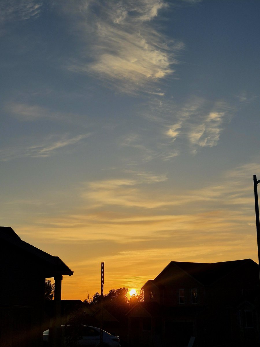 chriscabe3's tweet image. #sunset #greshamOR @CamilaOrtiTV @major_weather @fox12weather @fox12oregon #orwx