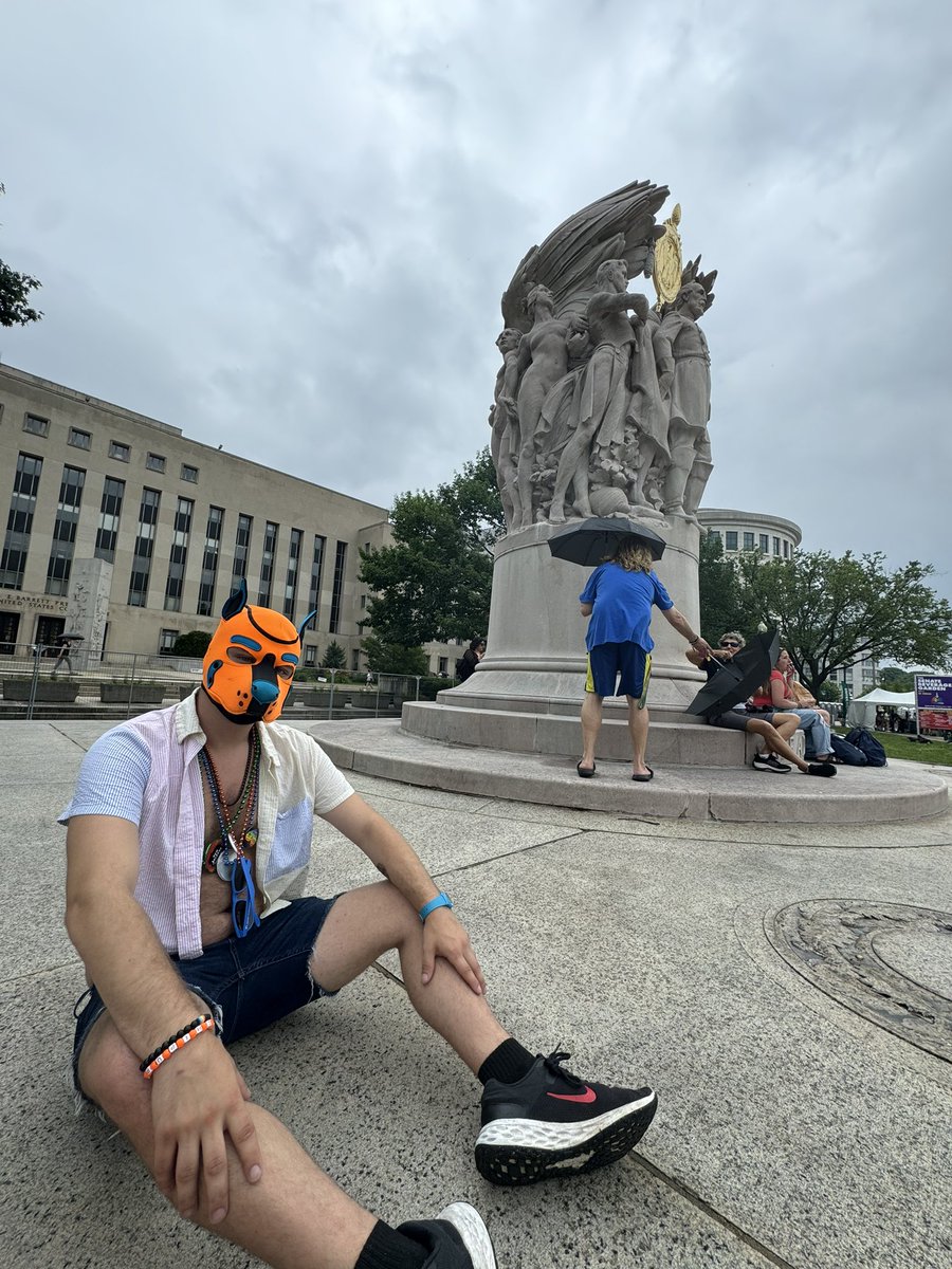 pup_michi's tweet photo. Happy Pride 🥰🌈🏳️‍🌈 #DC #WorldPride https://t.co/tk1cqlDf7p