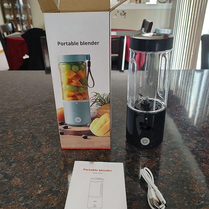 CrystalRen2025's tweet image. On-the-go smoothies? 🥤
Kerisson’s USB Rechargeable Blender packs 6 blades, 500ml cup &amp;amp; long battery — ideal for gym, travel, or workdays!
📩 crystal.ren@vip.163.com
#portableblender #usbblender