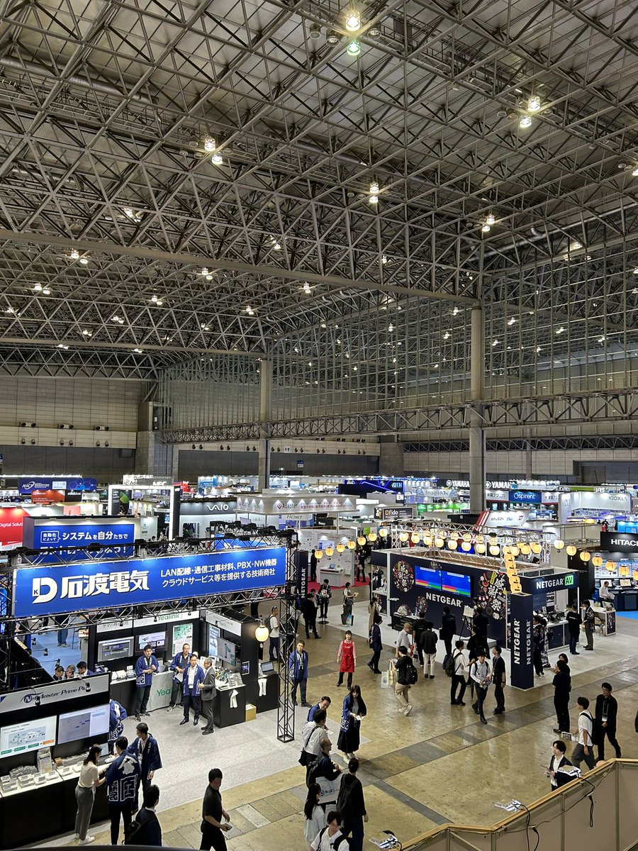 【Interop初日開幕🔥】
いよいよ本日からインターロップが始まりました！しばしブースを回ってみます〜
#interop25
