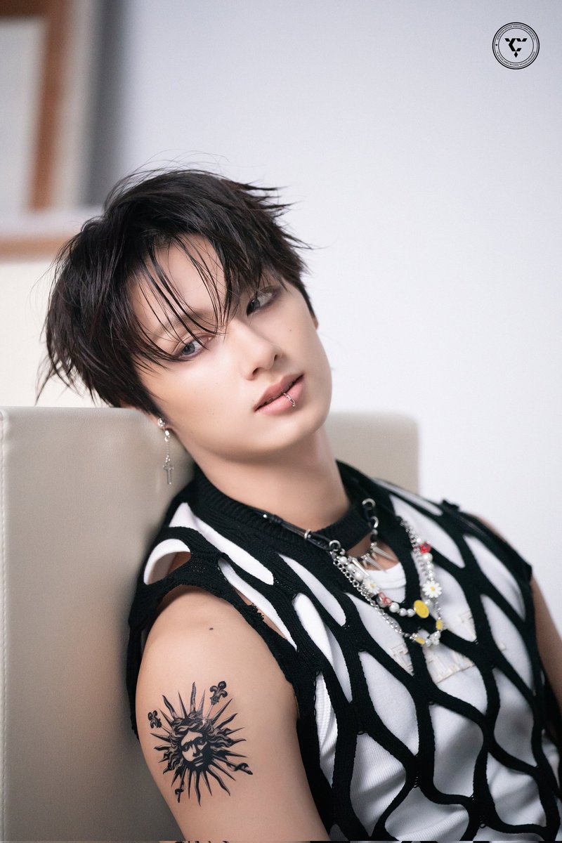 4junwy's tweet photo. JUNHUI LIP PIERCING
JUNHUI TATTOO
JUNHUI MOLES https://t.co/oy0mF8oTKq