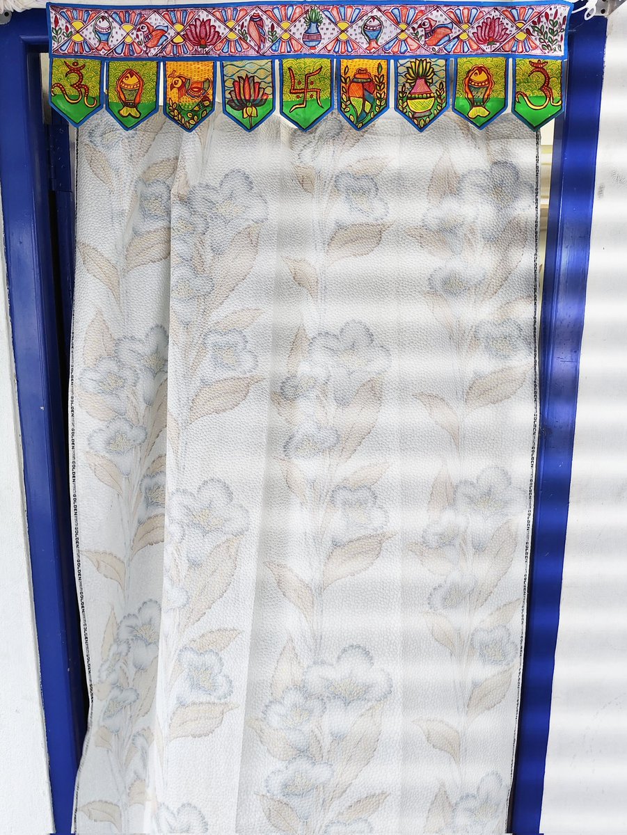 mithilakritihub's tweet photo. 💐💐Welcome the task that makes you go beyond yourself. - Frank McGee.
Welcome friends...😊🙏🌻🌼
✳️✳️Toran/door hanging....decorated and designed with colors and motifs of mithilaart. Handpainted mithilaart
#toran #doorhanging #doordecor #todaysart #motifs #colors #mithilaarts https://t.co/CyeamZ9KEo