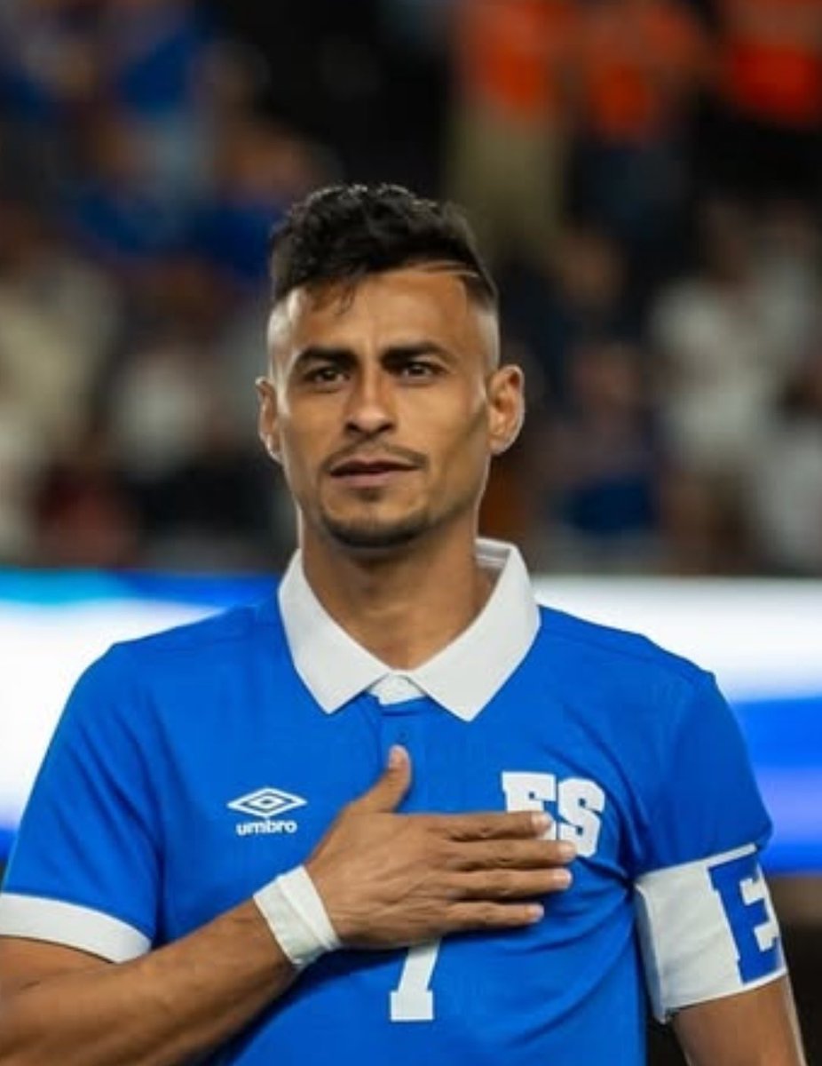 También critican por criticar muchos (si van al estadio, no tengo ningún problema), pero Darwin Cerén no entró mal, puso el primer buen centro de todo el 2do tiempo, pidió calma y pausa para lograr el objetivo, ya todo era HORROROSO, pero al menos el objetivo había que lograrlo.