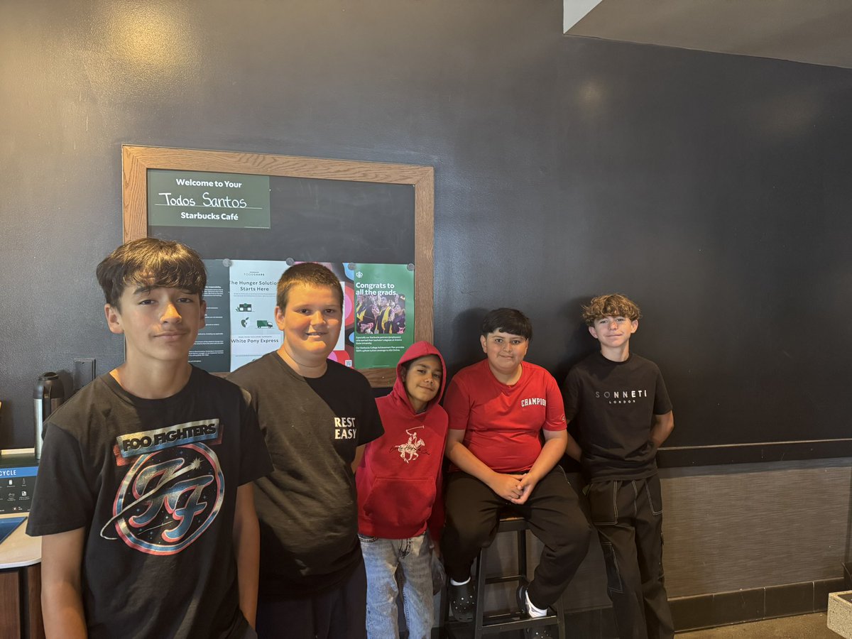 Worldwide_Cares's tweet image. Successful trip to the Concord Farmers' Market at Todos Santos Plaza with @HolbrookMDUSD @EdmsToros @OakGroveMS #SummerCARES #ExpandedLearning