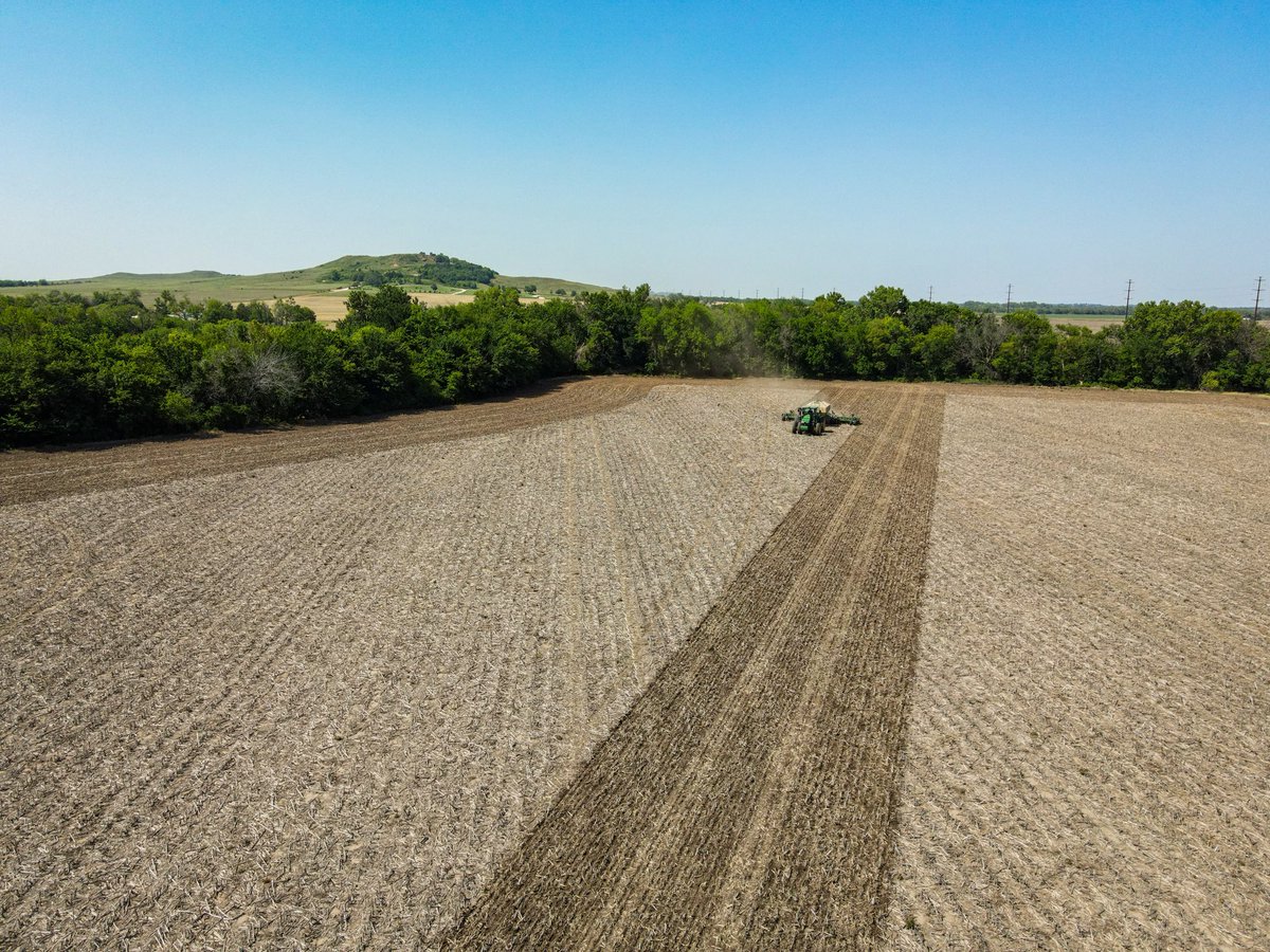 gregpeterson33's tweet image. Planting some #soybeans and watching earlier planted crops start to take off! #plant25 #farming #Kansas