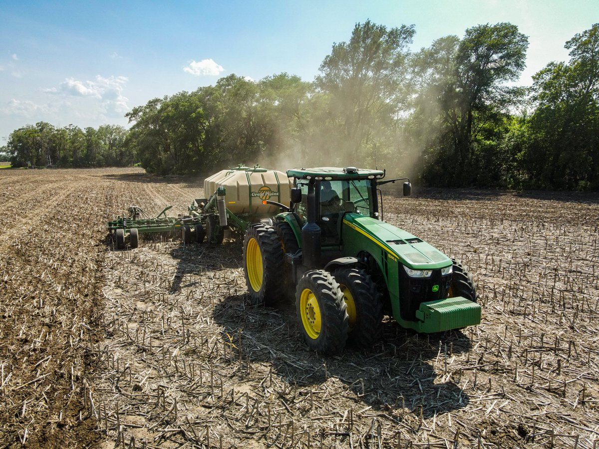 gregpeterson33's tweet image. Planting some #soybeans and watching earlier planted crops start to take off! #plant25 #farming #Kansas