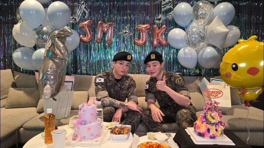 AkuIndri18's tweet photo. Welcome home RM oppa dan V oppa 😊 
Selamat karena sudah menyelesaikan tugas militernya 
Apobangpo 💜 https://t.co/qWRciU0myk