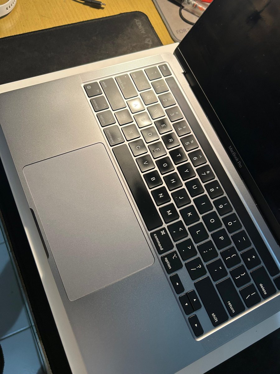 444soundless's tweet photo. @bhaguz_403 Halo izin post lagi mas, karena kemarin banyak yg batal beli.

#WTS #macbook
Macbook Pro M1 8/256gb ex ibox

* Kelengkapan fullset bawaan
* garansi off
* Kondisi mulus
* Berfungsi normal semua
* BH 93% cc 200an
* Bisa COD area sekitar bandung
* harga 10jt nego https://t.co/d4zblEF92C